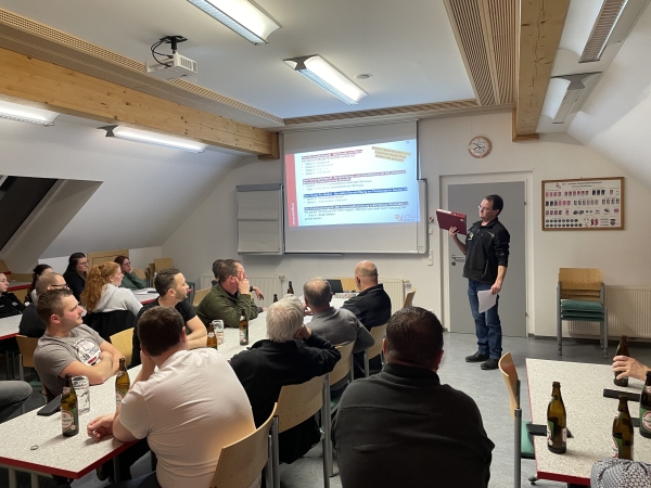Übung für den Ernstfall: Feuerwehr übt mit dem Digitalfunk